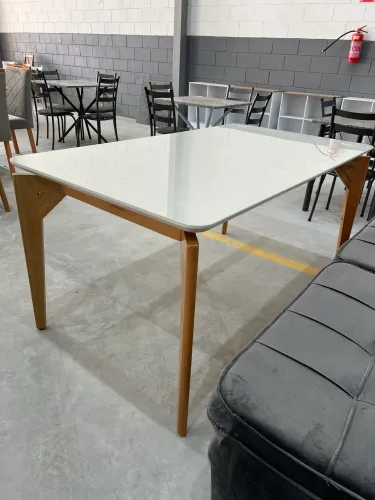 Mesa de Jantar 1,60 com Vidro NOVO ULTIMA PEÇA