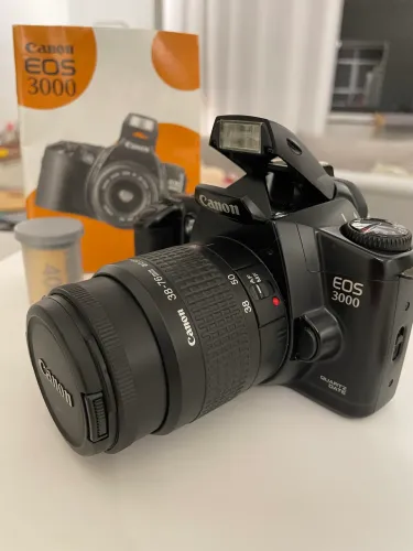 Câmera Canon EOS 3000