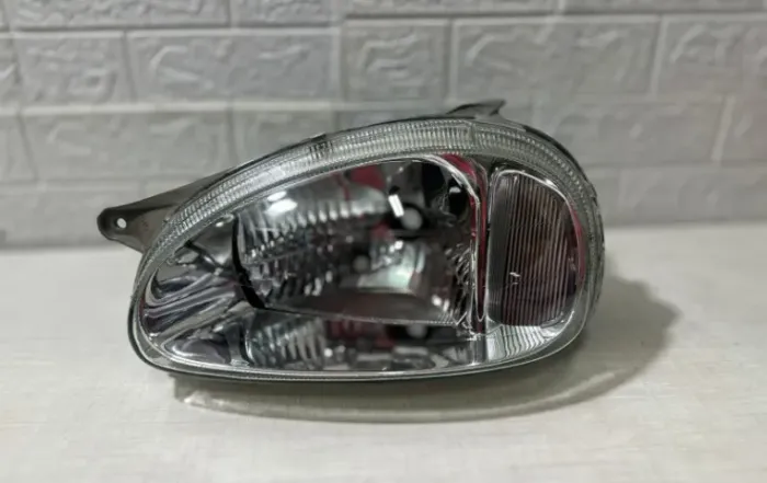 Farol esquerdo Chevrolet Corsa 2002 a 2009 original vidro 