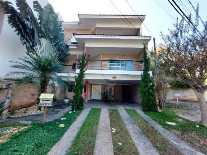 Casa à venda com 3 quartos, sendo 1 suíte, no condomínio Village Saint Clair, Sorocaba - S