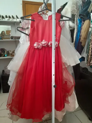Vestidos de Dama, vendo a partir de 60,00 reais.