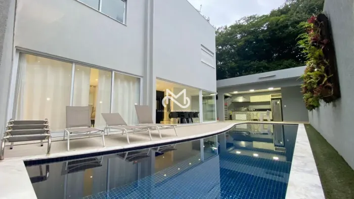 Casa de Alto Padrão no Módulo 05 em Riviera de São Lourenço