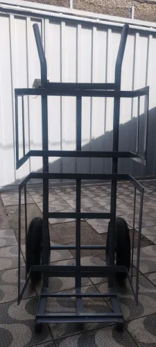 Carrinho desmontável com grades laterais 