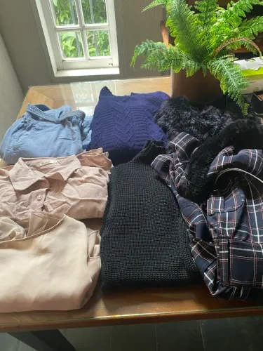 Lote de roupa feminina 