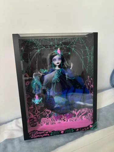 Monster High Lenore Loomington - ler a descrição