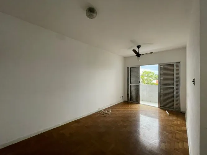 Apartamento de 2 Dormitórios com Sacada no Centro de Peruíbe