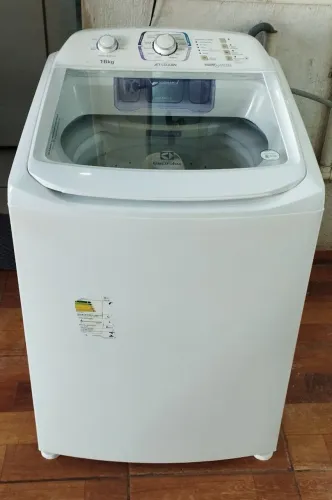 Lavadora Electrolux 16 kg seminova