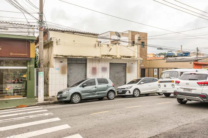 Casa comercial na Rua Joaquim Oliveira Freitas, 1021 - 1025 50 m²