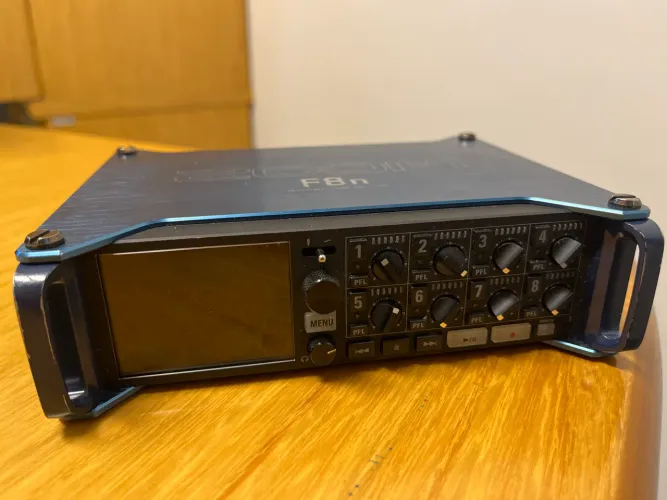 Gravador zoom F8N