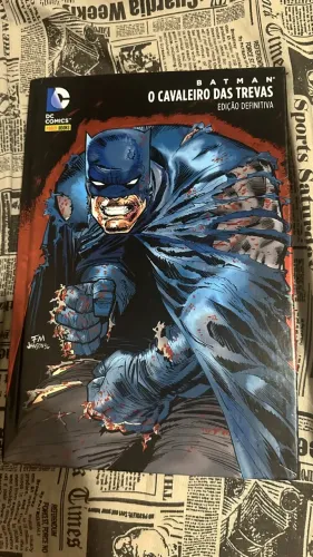 [AUTOGRAFADA] Batman: O Cavaleiro das Trevas - Edição Definitiva (Panini) - Klaus Janson