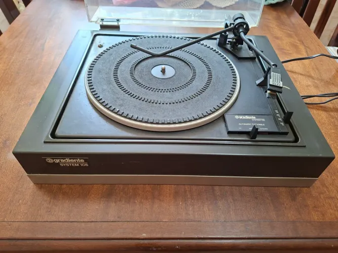 Toca discos Gradiente System 96