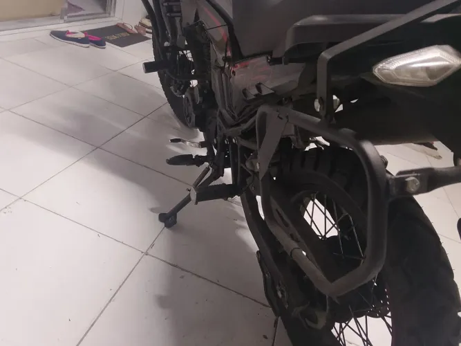 Vendo protetor de carenagem frente e traseiro,