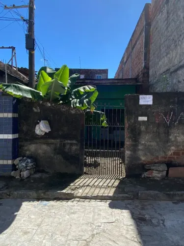 Casa com 2 quarto sala cozinha na laje pronta para fazer outro are da frente cabe dois car