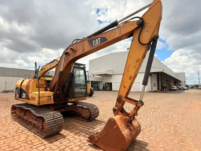 ESCAVADEIRA CATERPILLAR - 312