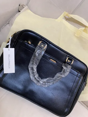 Vendo pasta executiva de couro sintético NOVA