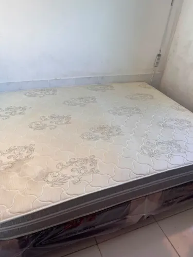Colchão + Base de cama Queen