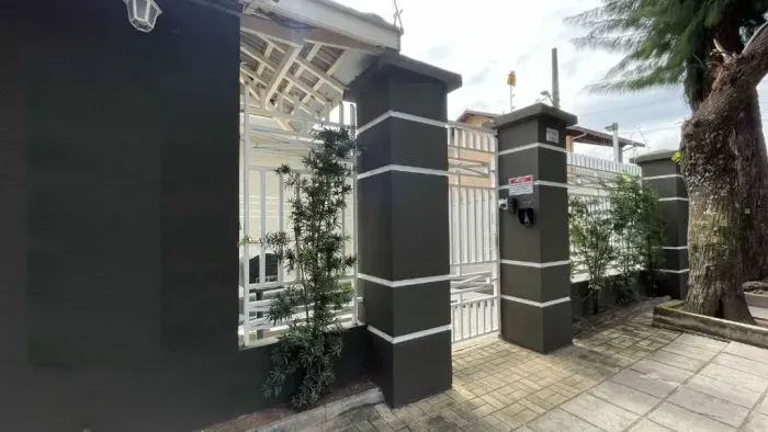 Vendo Sobrado com 83 metros quadrados com 2 quartos, sendo 1 suíte
