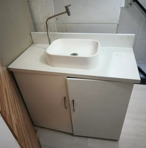 Vendo um armário gabinete