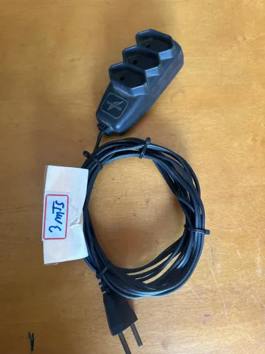 Extensão elétrica de 3 metros bivolt 110v/220v preta branca 3 tomadas 10A