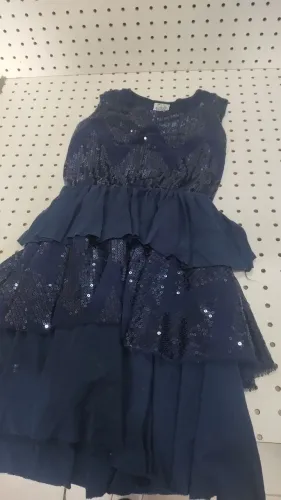 Vestido Petistil com lantejoula problema no acabamento da Barra tamanho PP