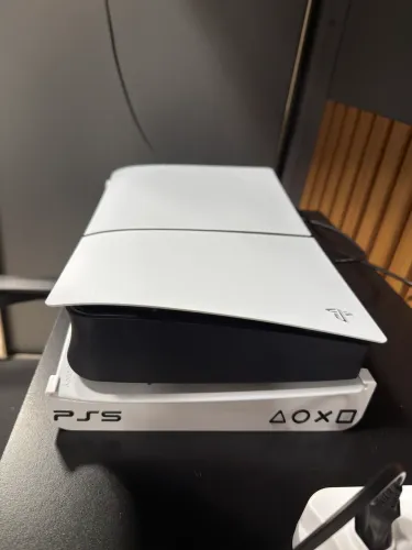 PlayStation 5 mídia digital e física