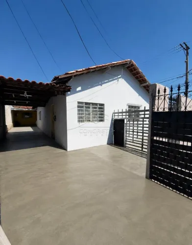 Casa de esquina à venda - Vila Nipônica