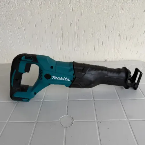 NOVO - Serra Sabre Makita a Bateria DJR186 18V Profissional Metalúrgica NF