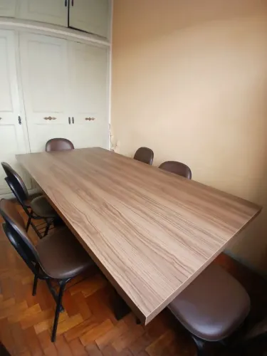 Mesa e 05 cadeiras