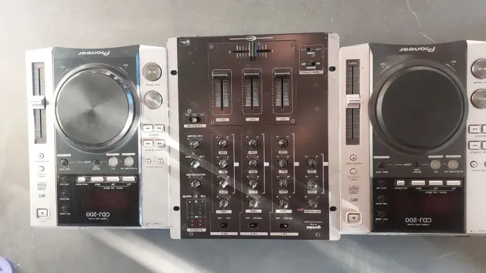 Vendo equipamentos para DJ