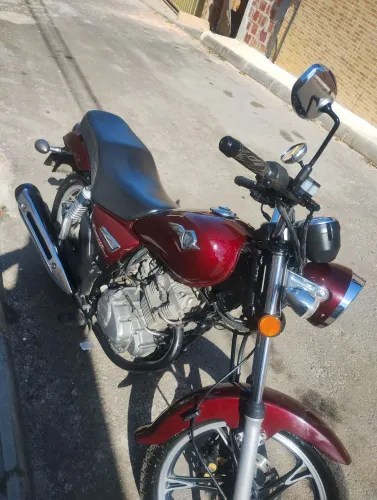 Vendo Chopper 150 muito conservada