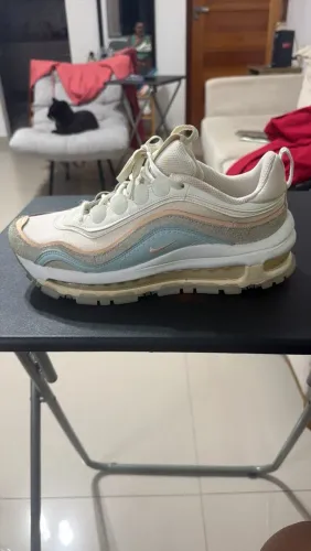 Nike Air Max 97 Futura na colorway Glacier Blue Guava Ice