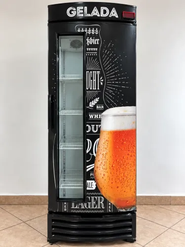 Cervejeira / Geladeira Expositora Metalfrio - 530 Litros