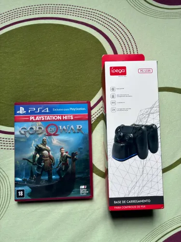 God of War (2018) PS4 + Carregador de Controle PS4 | 2 Controles | Duplo PS4 | Ipega