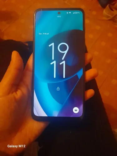 Celular semi novo moto g71