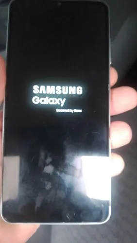 Celular Samsung Galaxy  A6    $480
