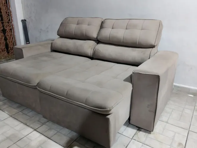 Sofá retrátil e reclinável 2,10 metros em estado de novo com pillow top Entrego no local