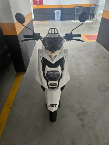 Scooter elétrica Jet Motochefe branca 1000w 32km/h autopropelido