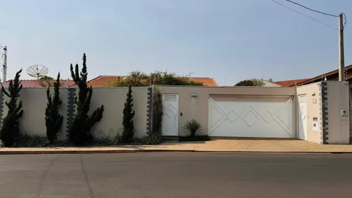 Imóvel para venda tem 865 m²  com 4 quartos em Jardim São Paulo - Penápolis - SP