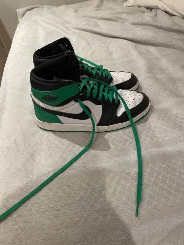 Air Jordan 1 Lucky Green