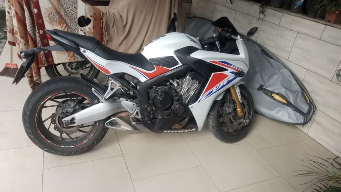 Vendo cbr 650F Bem cuidada ou troco por moto Alta
