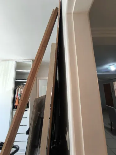 Peças e Porta de Correr de Mdf