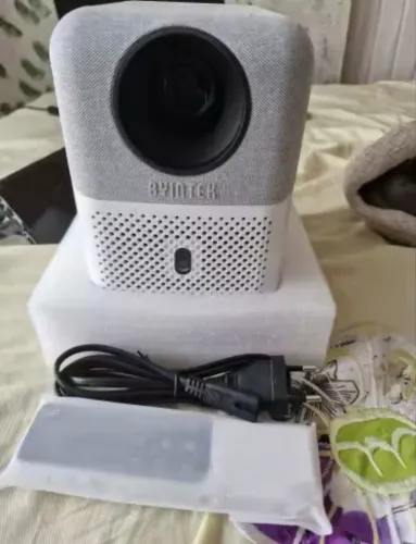 Projetor Mini Smart BYINTEK U4 para Home Theater 4K 1080P Vídeo Android WIFI c tripé