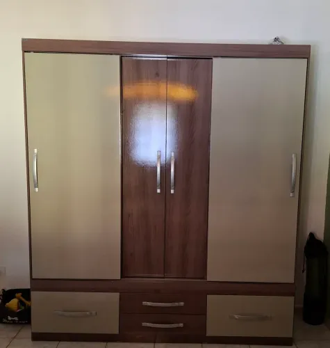Guarda-roupa de casal
