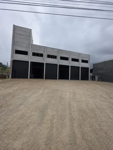 Galpão industrial para locação com subestação própria e pé-direito de 9,5 m | Camboriú -