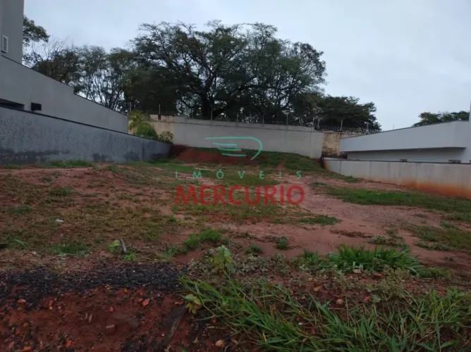 Terreno para venda com 636,7 m² em Jardim Shangri-Lá, Bauru - SP