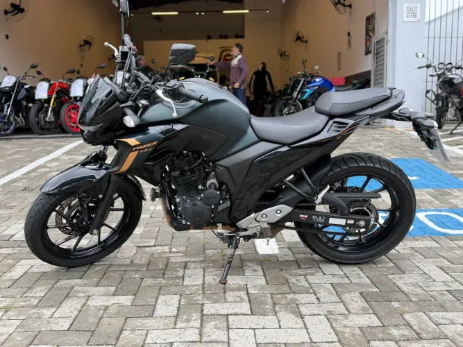 Yamaha fz250 único dono 