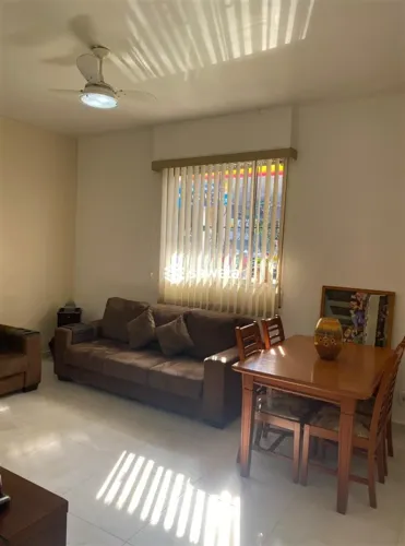 Apartamento reformado em Laranjeiras, próximo ao metrô.