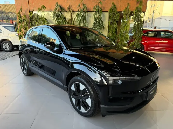 Volvo EX30 E40 Core (elétrico) 2024