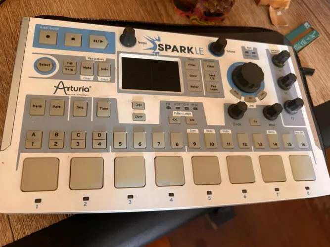 Arturia sparkle drum machine