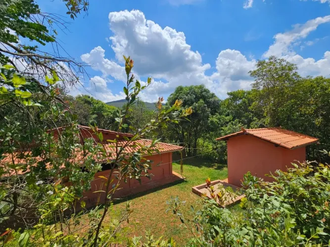 Chácara com 2 dormitórios à venda, 2500 m² por R$ 320.000 - Zona Rural - Itatiaiuçu/MG